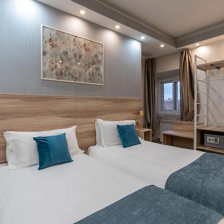 Leone D'Oro Guesthouse - Close To Piazza Vittorio Roma Ngoại thất bức ảnh