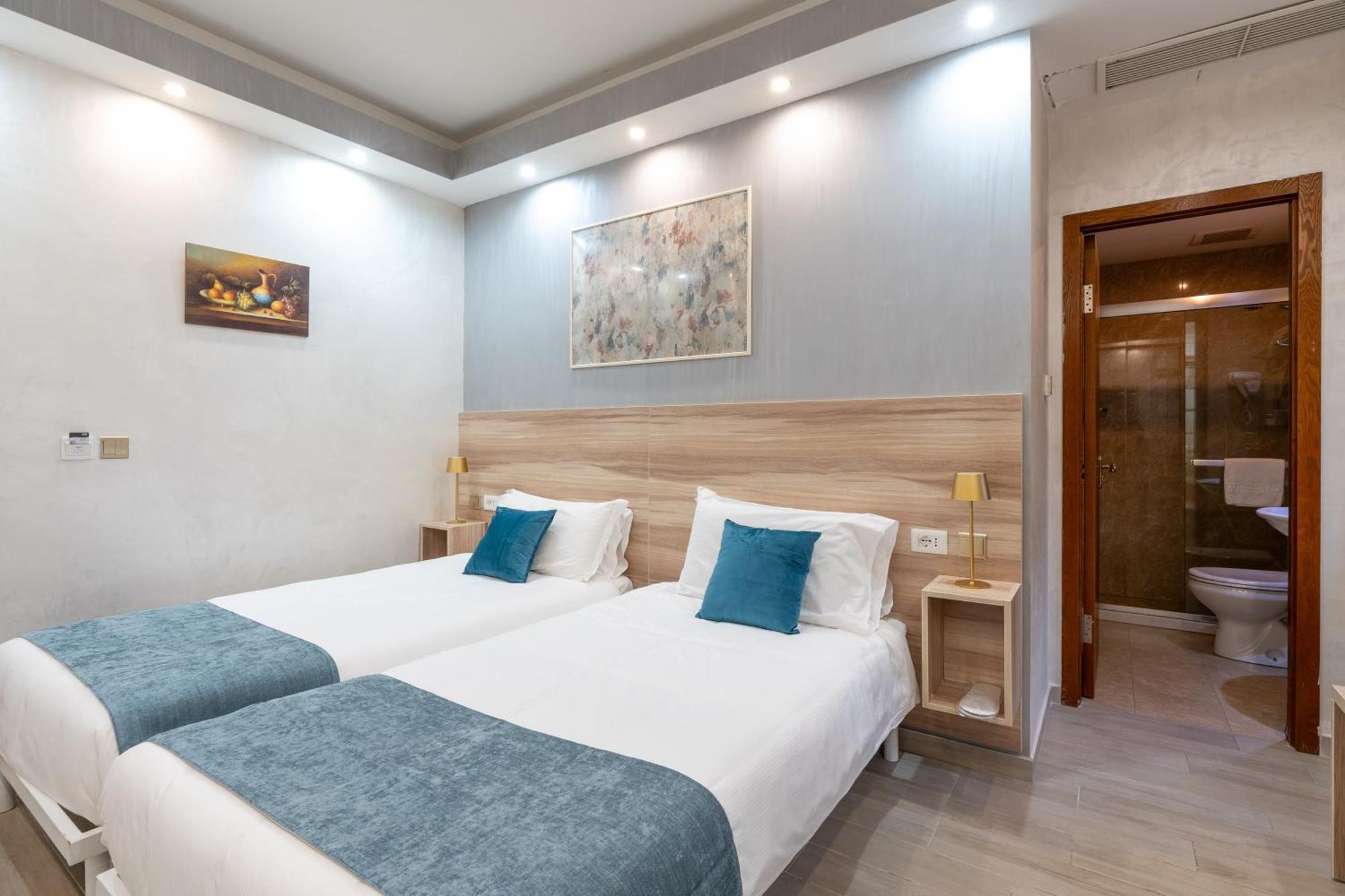 Leone D'Oro Guesthouse - Close To Piazza Vittorio Roma Ngoại thất bức ảnh